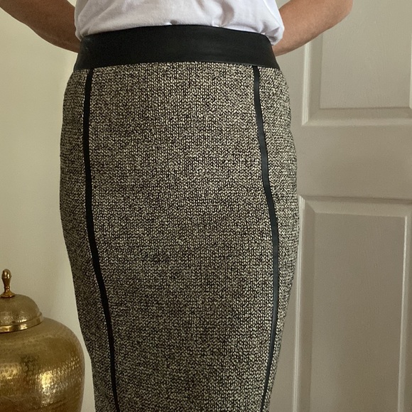Boss by Hugo Boss Tweed Pencil Midi Skirt with Leather detailing - Picture 4 of 14